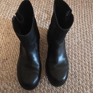 Womens size 9.5 ugg boots